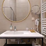 Апарт-готель Oysters & Bubbles Gastro Rynek Square 4*