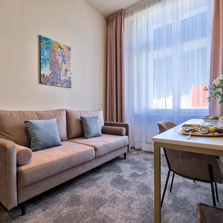 Oysters & Bubbles Gastro Rynek Square 波兹南