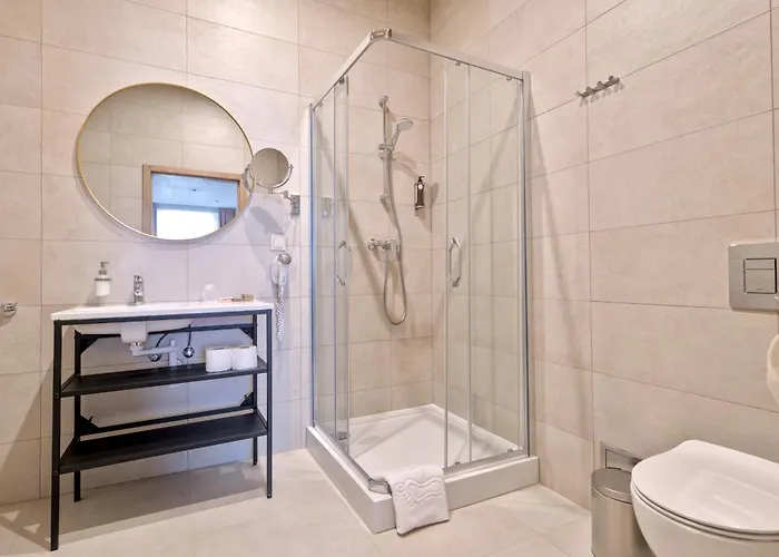 Oysters & Bubbles Gastro Rynek Square 公寓式酒店 波兹南