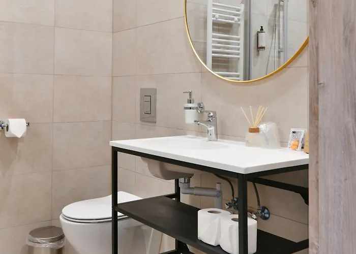 Oysters & Bubbles Gastro Rynek Square 公寓式酒店 波兹南