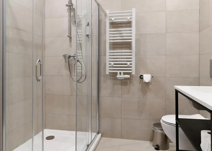 Oysters & Bubbles Gastro Rynek Square 公寓式酒店