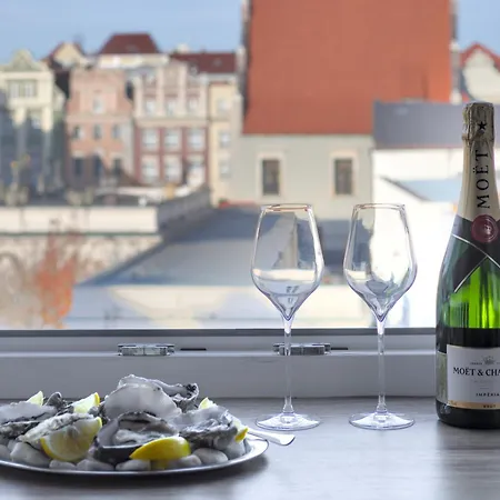 Oysters & Bubbles Gastro Rynek Square アパートホテル