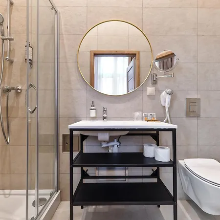 Oysters & Bubbles Gastro Rynek Square * פוזנן