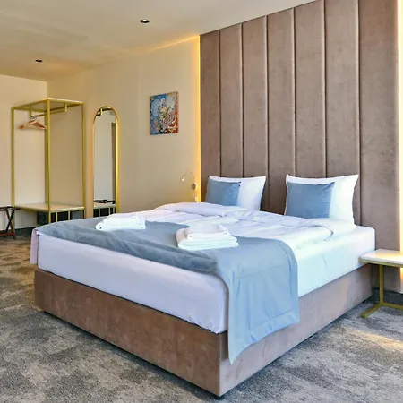 Oysters & Bubbles Gastro Rynek Square *