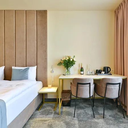 Oysters & Bubbles Gastro Rynek Square פוזנן