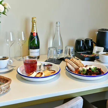 Oysters & Bubbles Gastro Rynek Square פוזנן