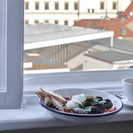 Oysters & Bubbles Gastro Rynek Square מלון דירות