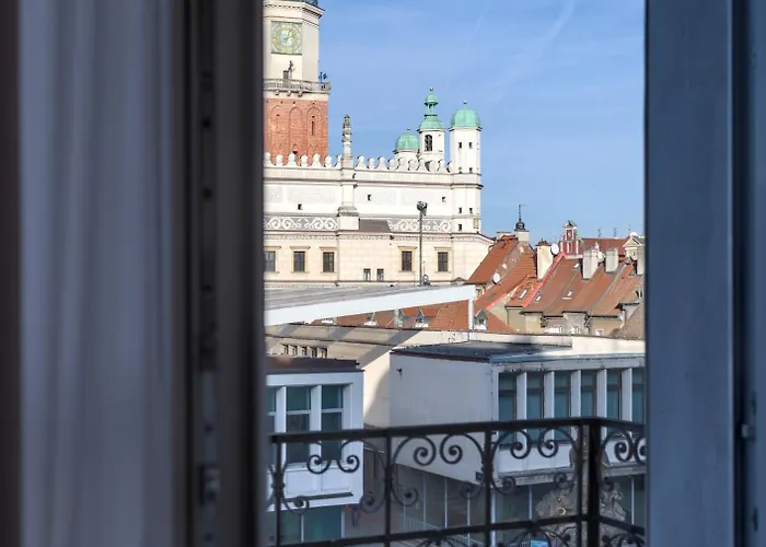 Oysters & Bubbles Gastro Rynek Square 3* بوزنان