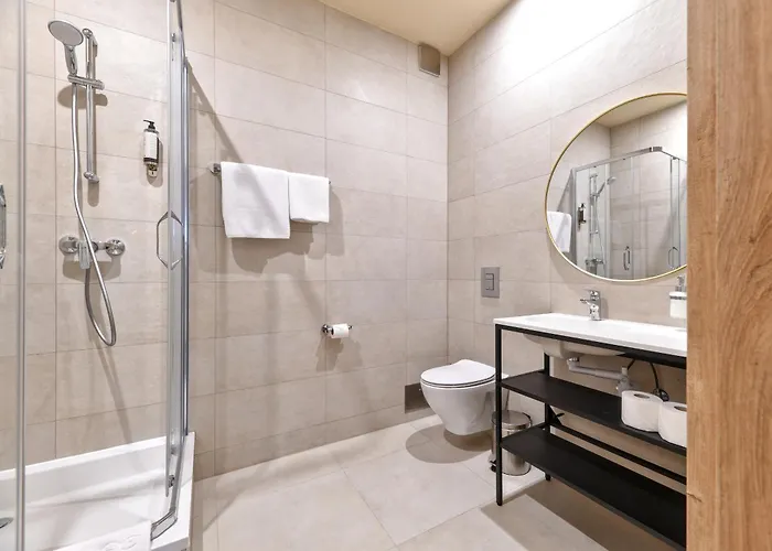 Oysters & Bubbles Gastro Rynek Square بوزنان